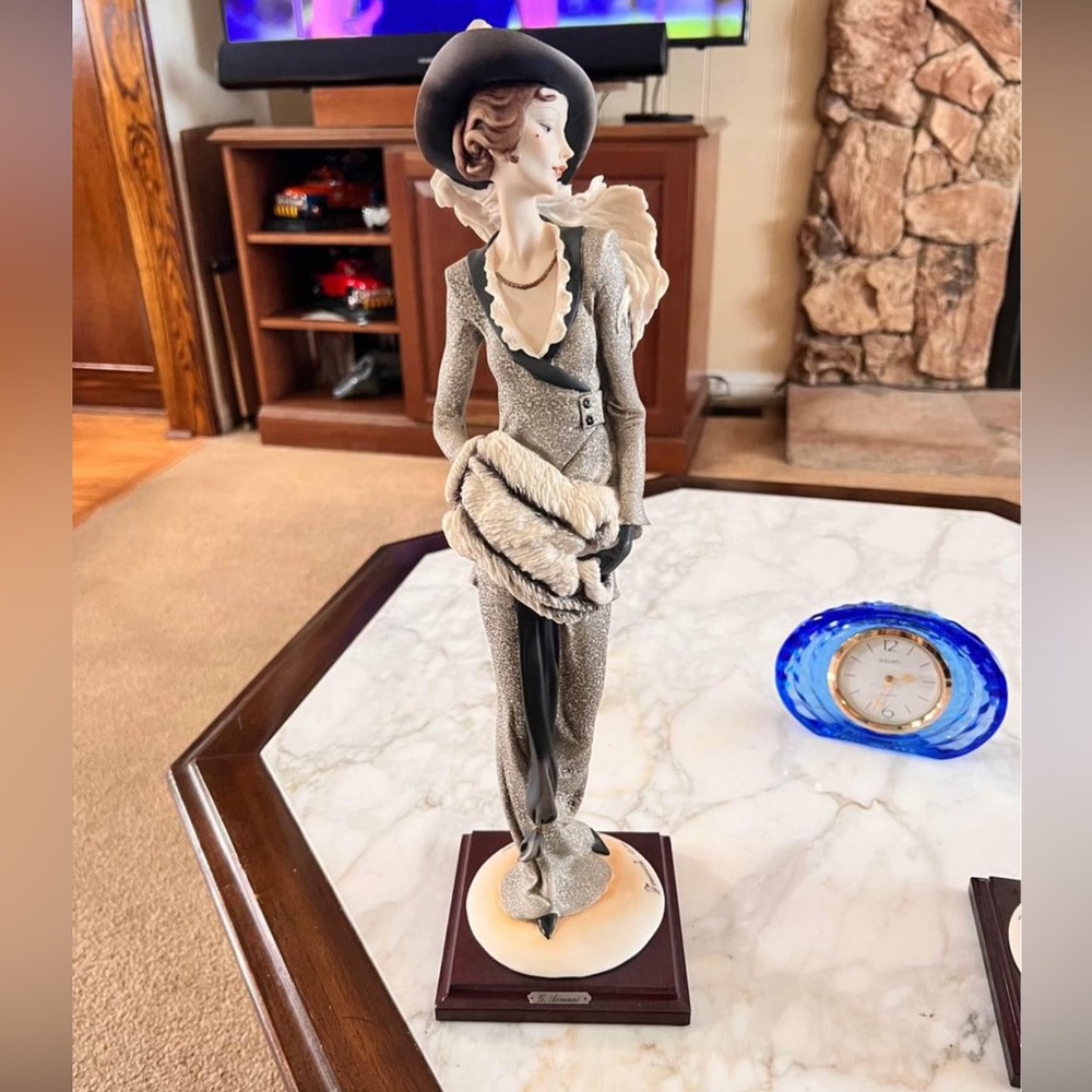 Giuseppe Armani Statues